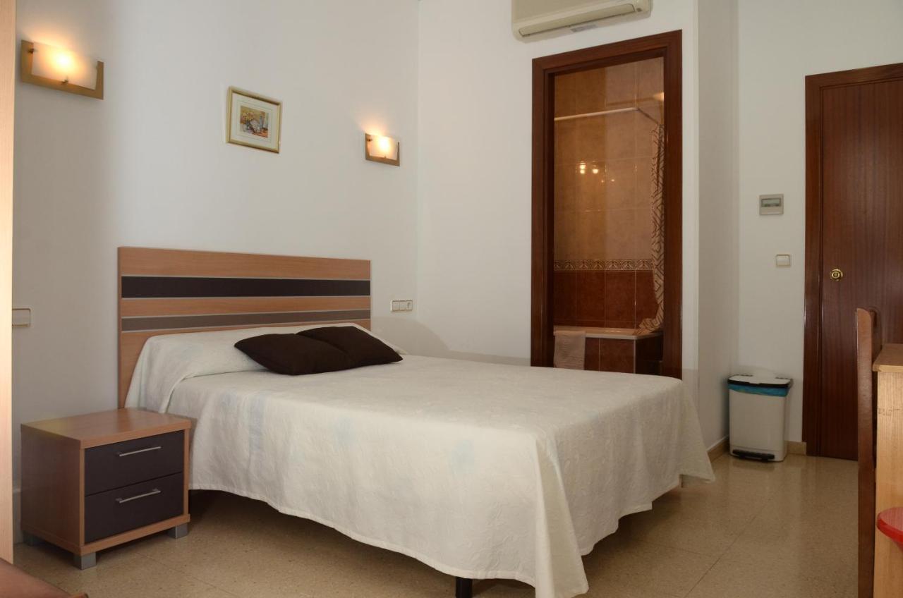 Pension Canadiense Barcelona Buitenkant foto